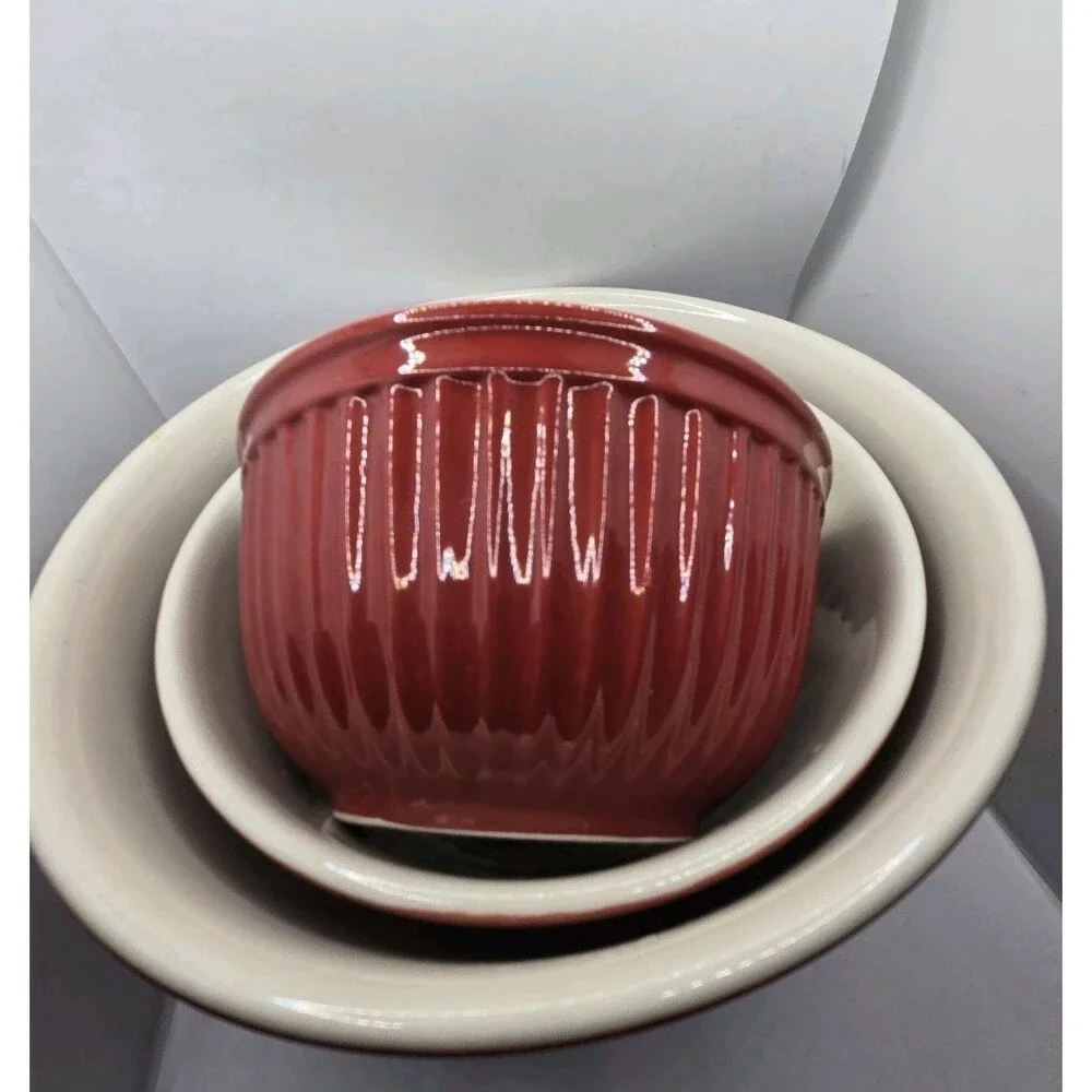 Williams Sonoma Ribbed Mixing / Serving Bowls  S/3 RED